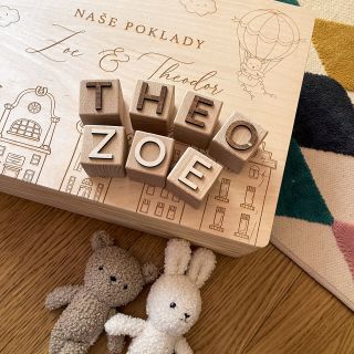 Personalizované dřevěné kostky na přání – krásný dárek, dekorace i vzpomínka. Vyrobíme jméno přesně podle vašeho přání. 🤍📦...