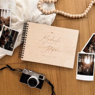 Rozšiřujeme naši nabídku o dřevěná svatební a dětská fotoalba také v kroužkové vazbě. 🤎 Ideální pro všechny vaše vzácné...